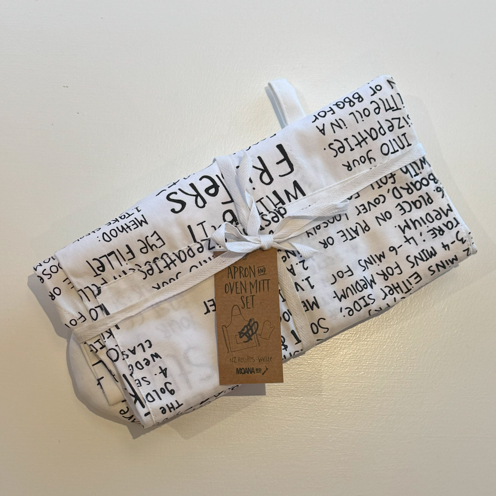 Moana Road Apron & Oven Mitt Set