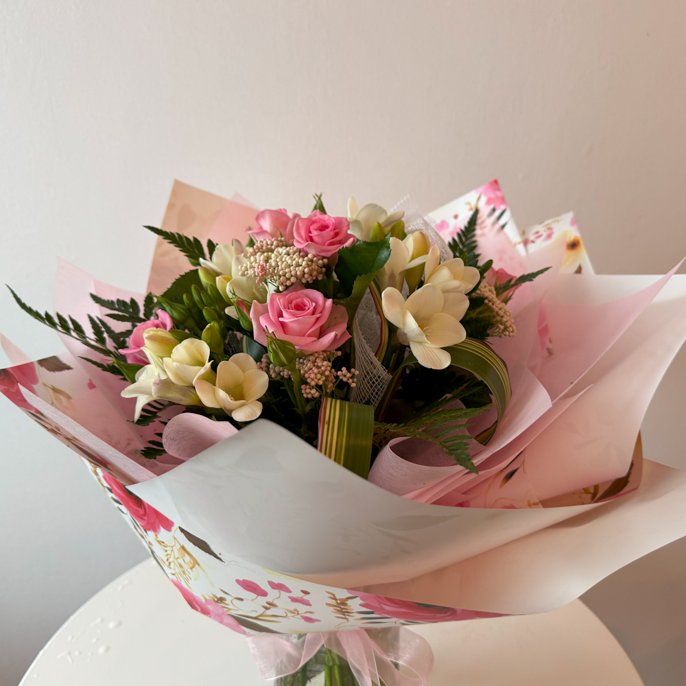 Jessica's Pretty Pinky White Bouquet